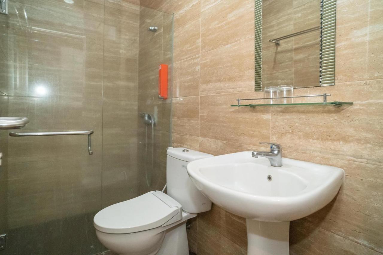 Reddoorz At Tirta Mansion Paramount Gading Cicayur Екстер'єр фото