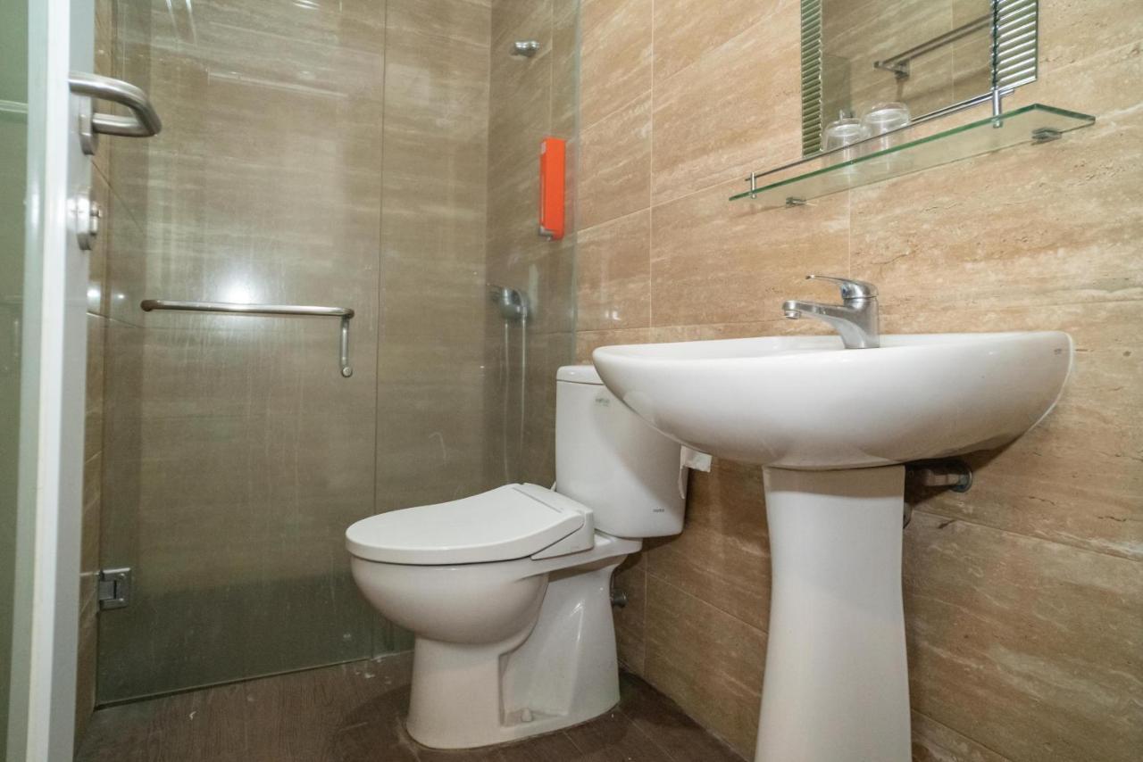 Reddoorz At Tirta Mansion Paramount Gading Cicayur Екстер'єр фото